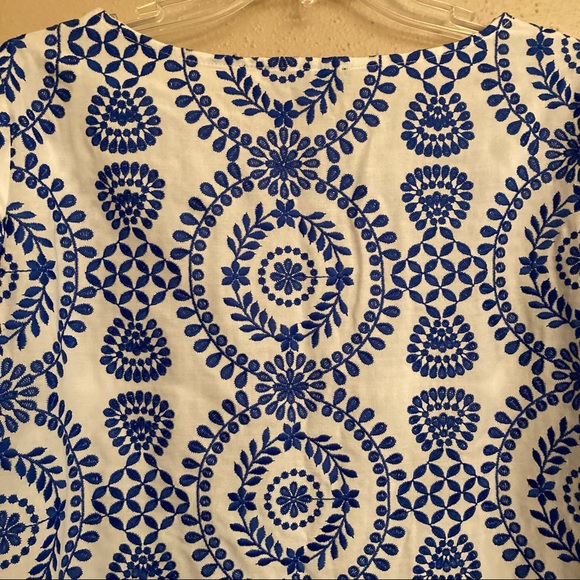 Karen Kane Medallion Top - Picture 9 of 10